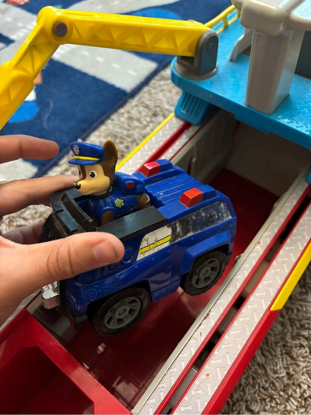 Paw patrol ship& chase with car